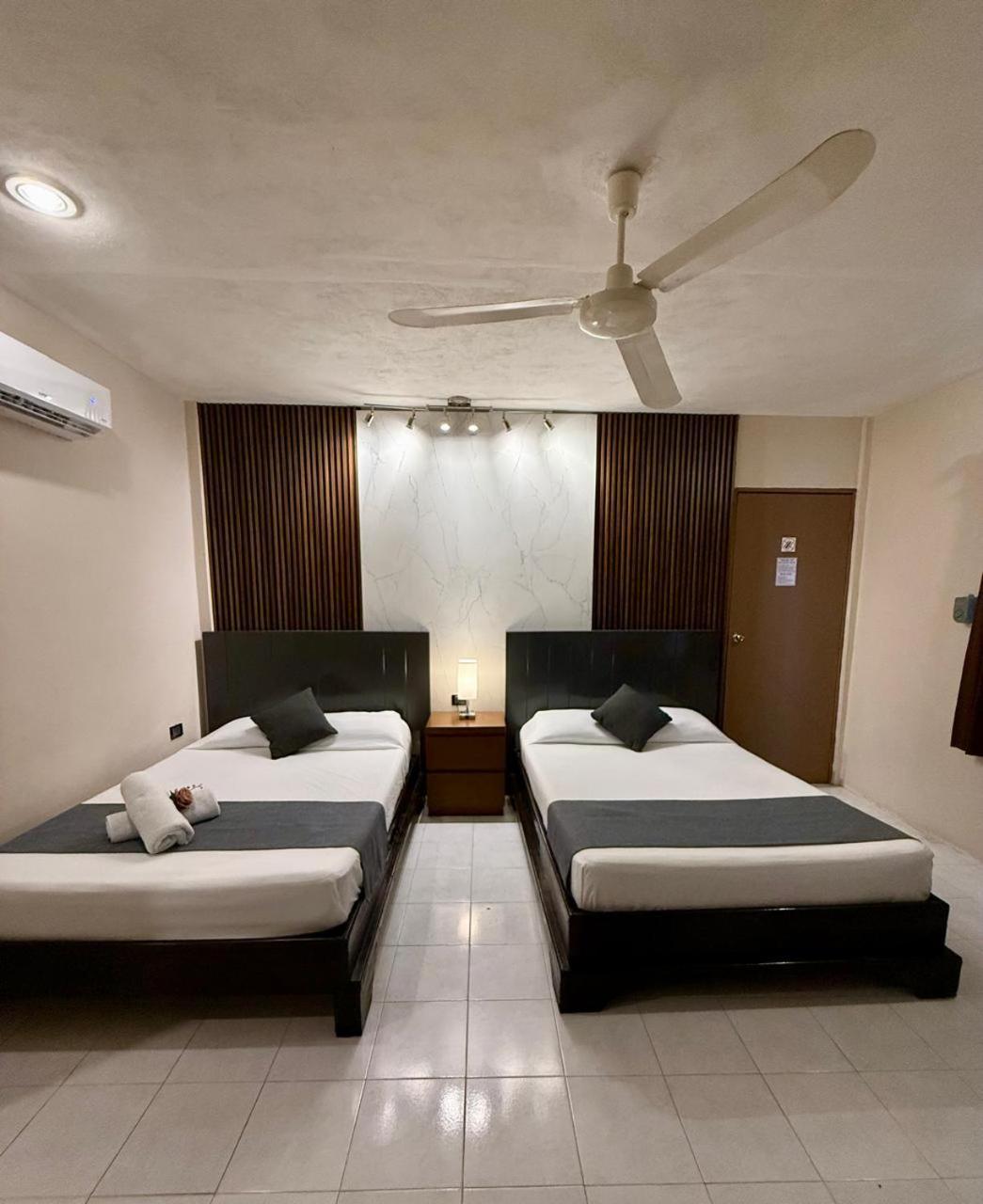 Hotel Baroni プログレソ エクステリア 写真